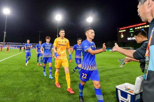 巴特勒35+19+10热火加时负活塞 骑士大胜篮网