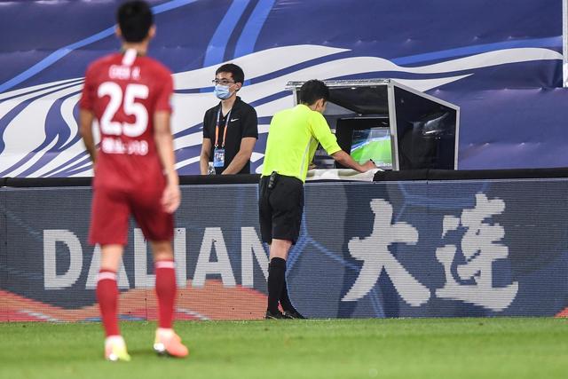 曝德容因地位明显下降而不满 曼联仍想引进他当旗手